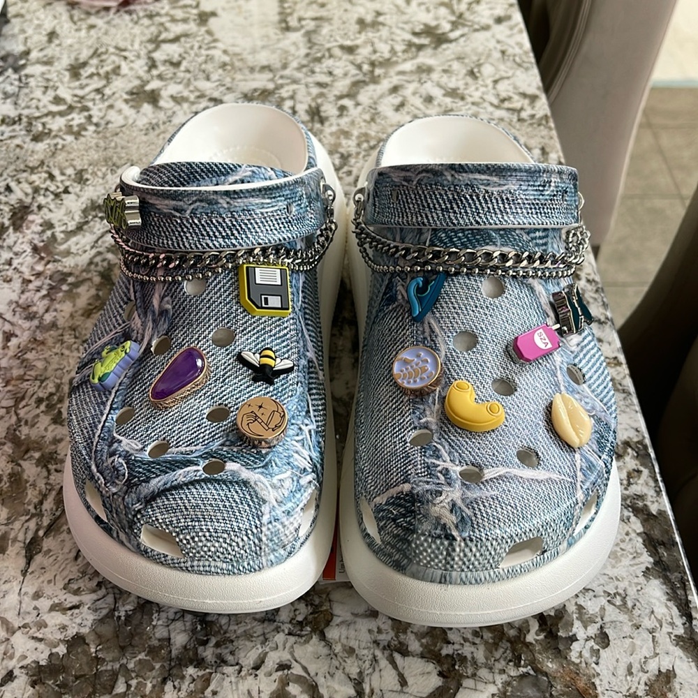 Sza x crocs Limited Edition